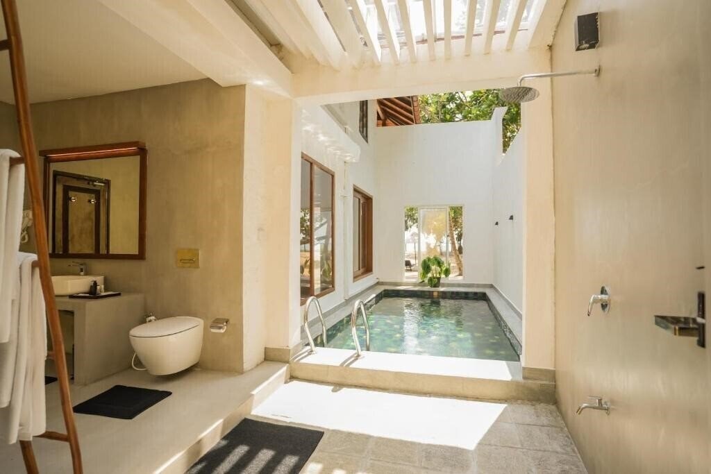 Фотография Hibiscus Beach Hotel 3*