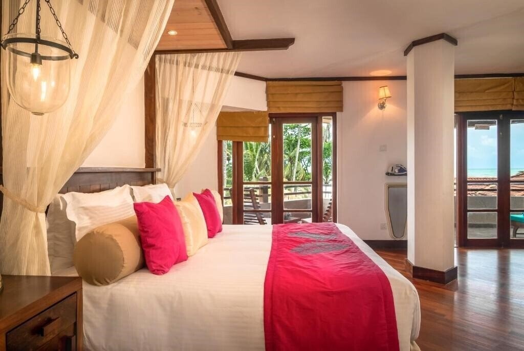 Фото Royal Palms Beach 5*