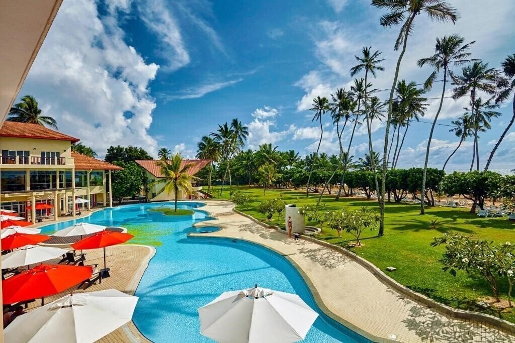Отель Turyaa Kalutara (ex. The Sands Hotel) 5*
