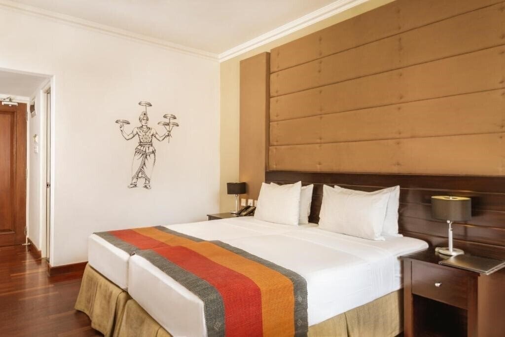 Фото Kandy City Hotel 3*