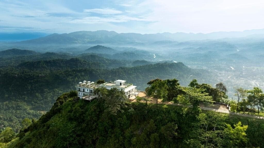 Отель W15 Ambuluwawa 5*