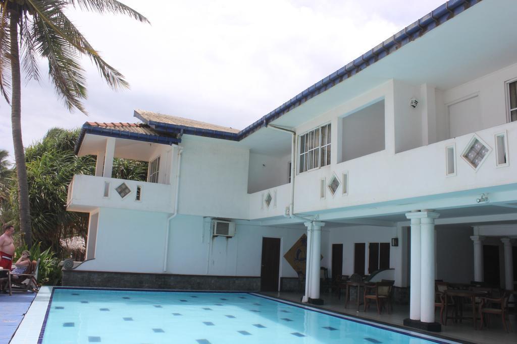 Отель Nippon Villa Beach Resort 2*