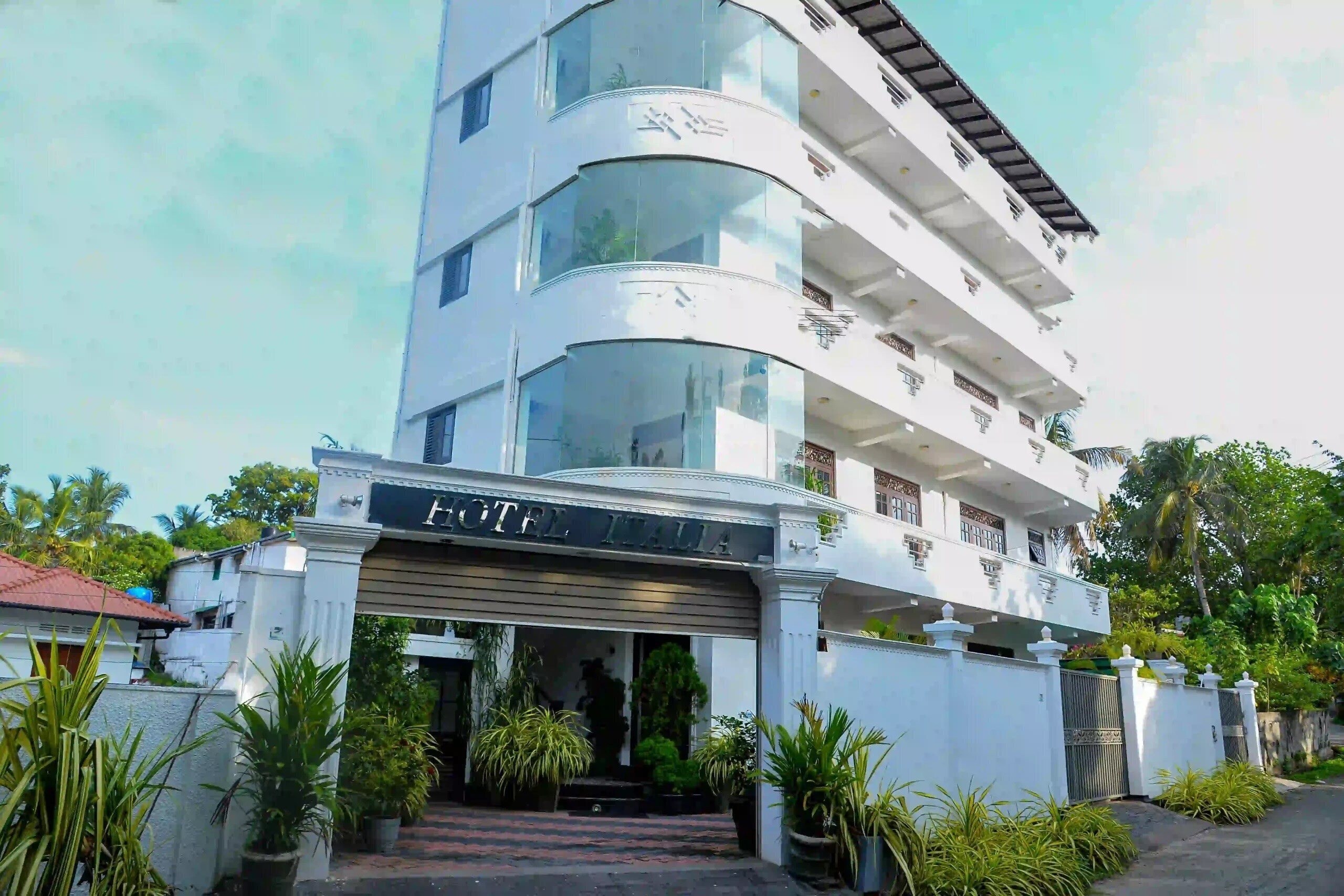 Отель Italia Hotel Ambalangoda 2*