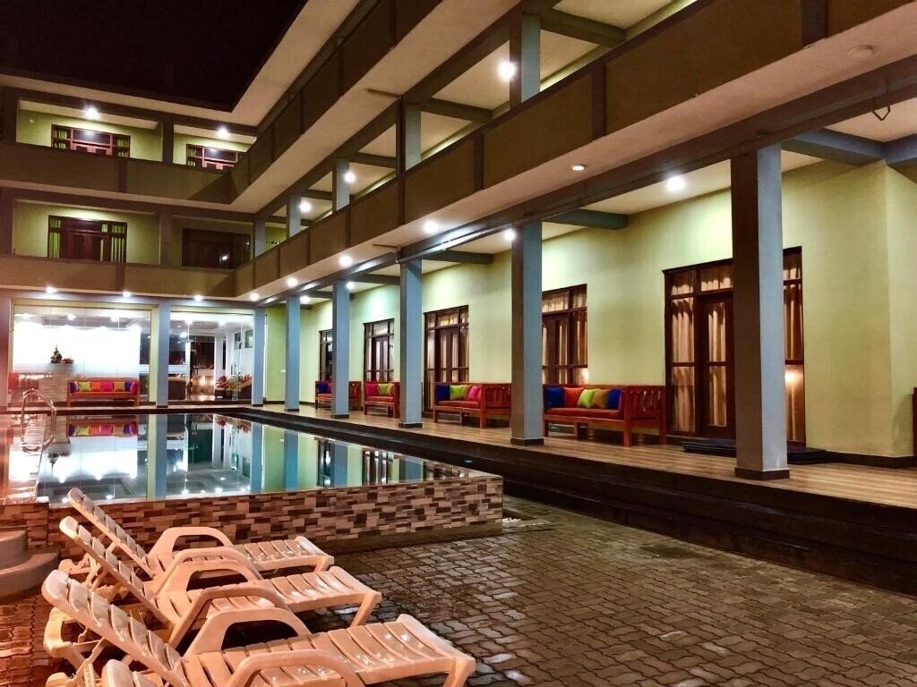 Изображение Serenade Beach Hotel 3*