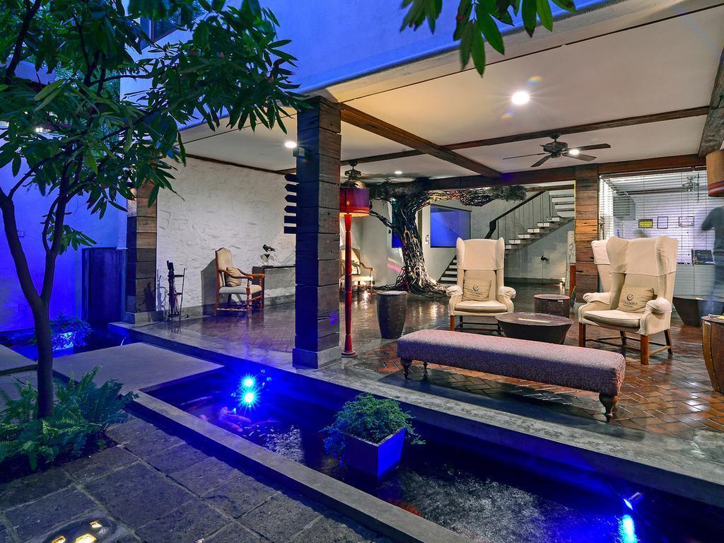 Отель Colombo Courtyard 4*