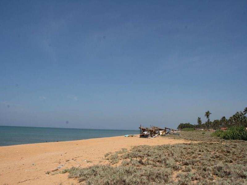 Фотография C & I Beach Hotel Chilaw 4*