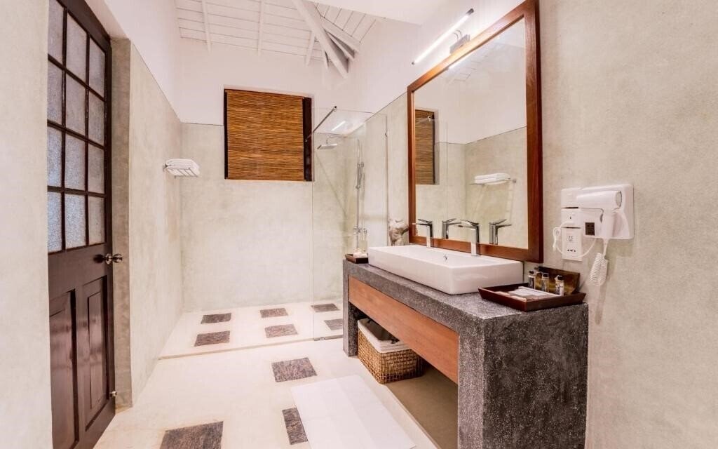 Фотография Lotus Estate Colombo Villa вилла