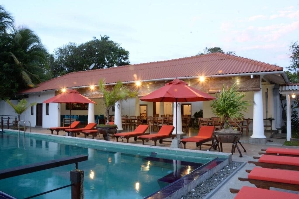 Отель Pinipahana Walauwa 3*