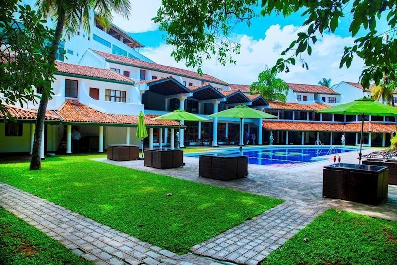 Отель Palm S Mount Lavinia 3*