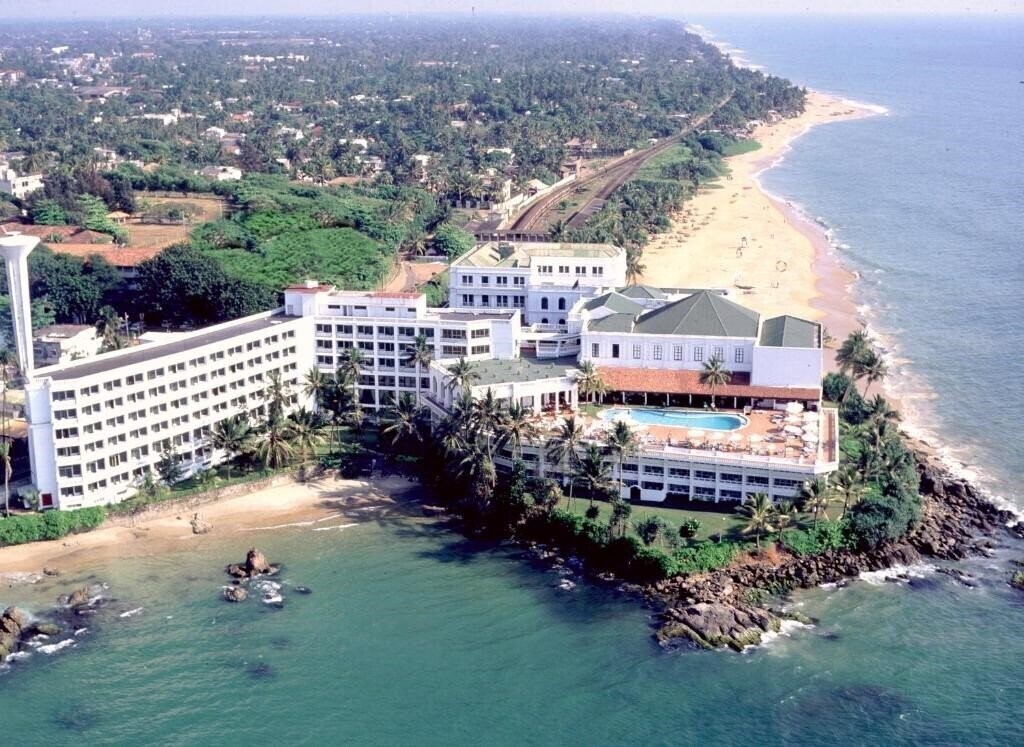 Отель Mount Lavinia 4*