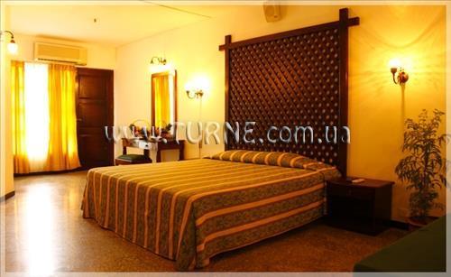 Отель Palm Beach Hotel 2*