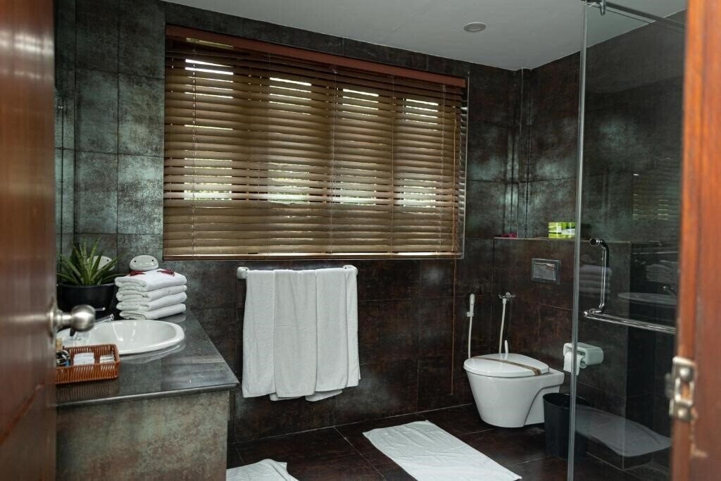 Отель Paradise Beach Club Mirissa 3*