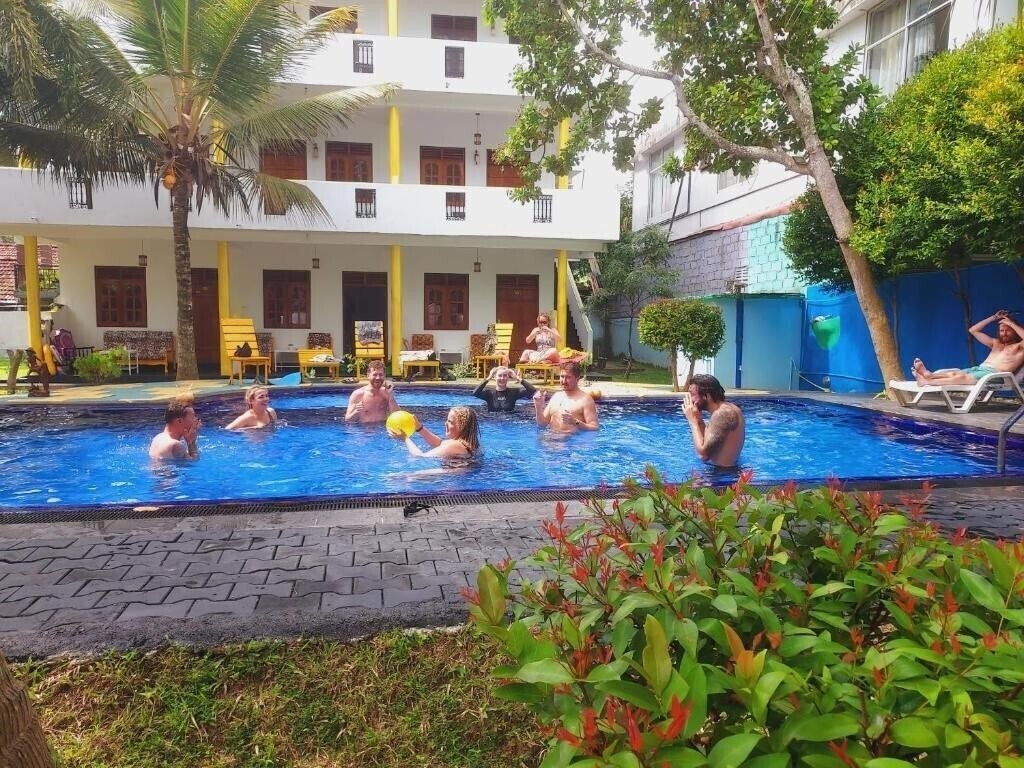 Картинка A One Calm Palace 2*