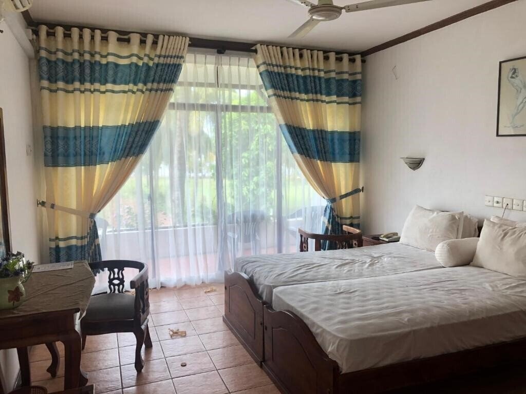Отель Hotel Lagoon Paradise 3*