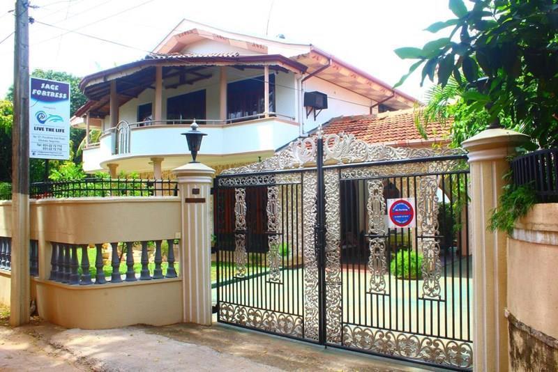 Отель Sage Fortress Hotel 2*