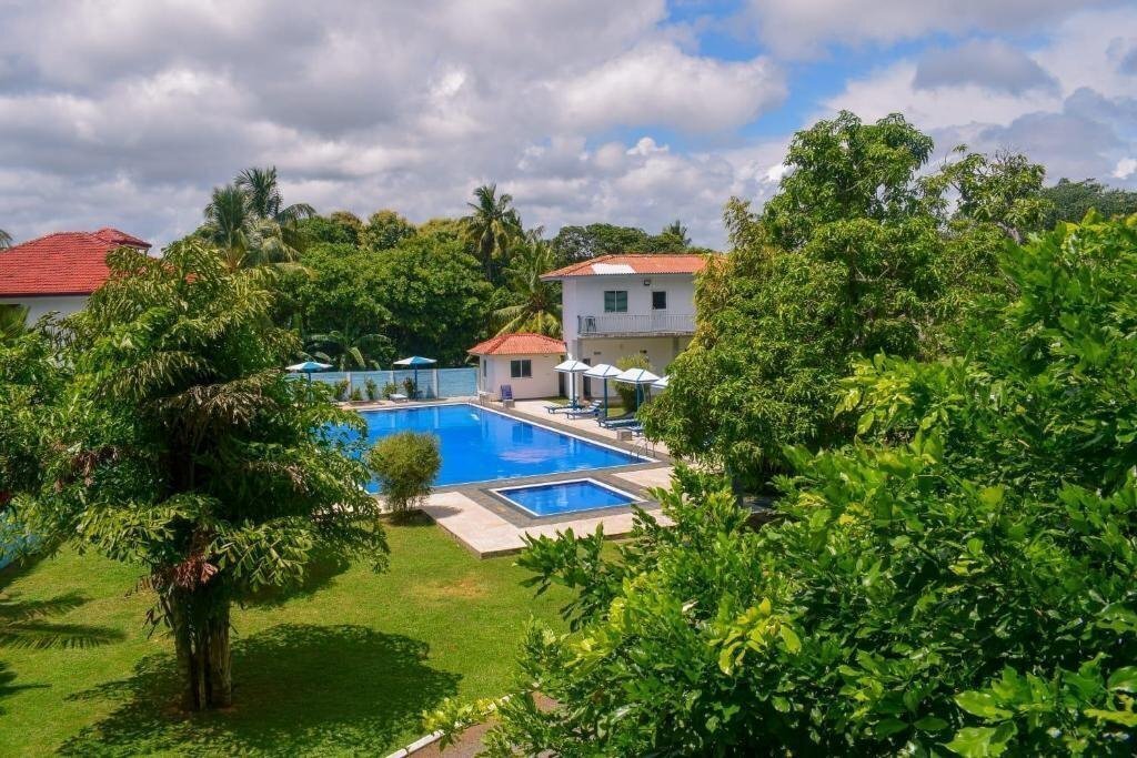 Отель Lavinia 3*