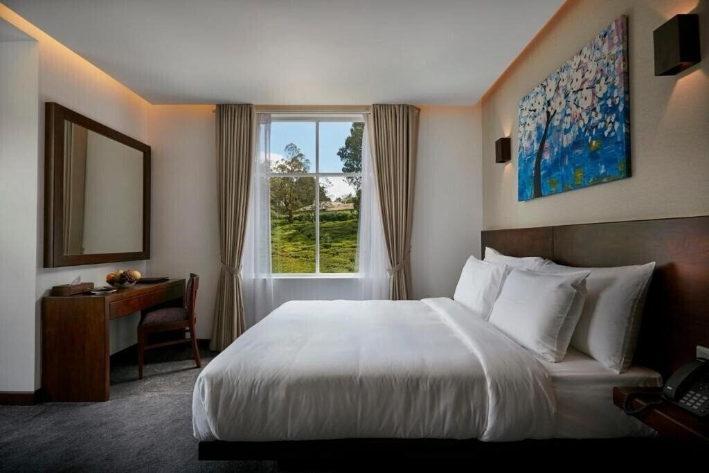 Фото Galway Heights Hotel 3*