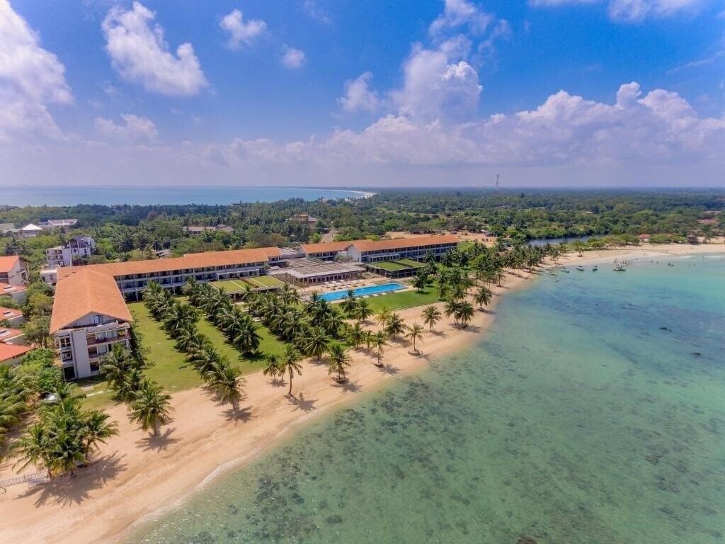 Отель Anantaya Pasikudah 5*