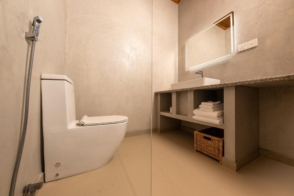 Отель Uppuveli Beach by Dsk 4*