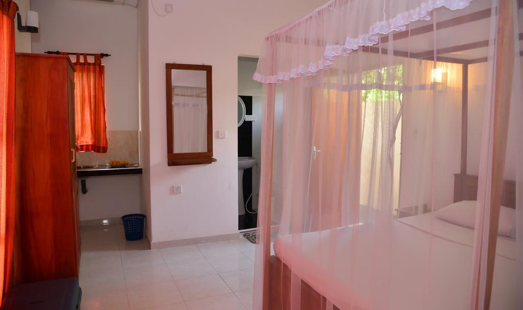 Картинка Sea Breeze Unawatuna 2*