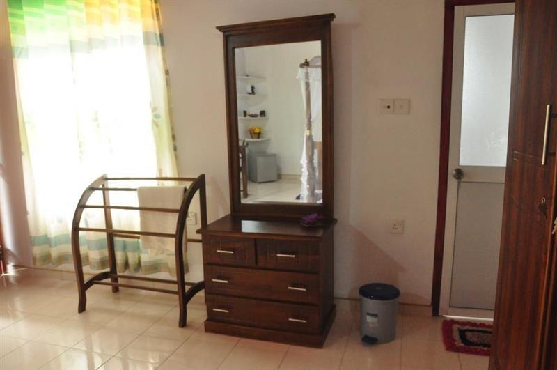 Отель Crescent Hotel 2*