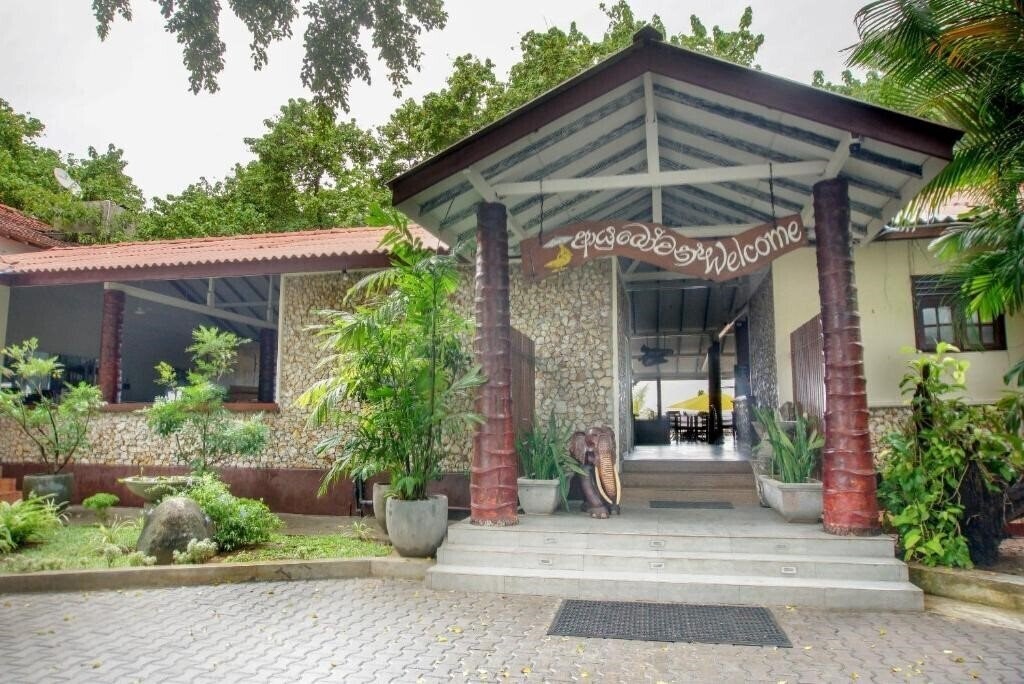 Отель Happy Banana 2*