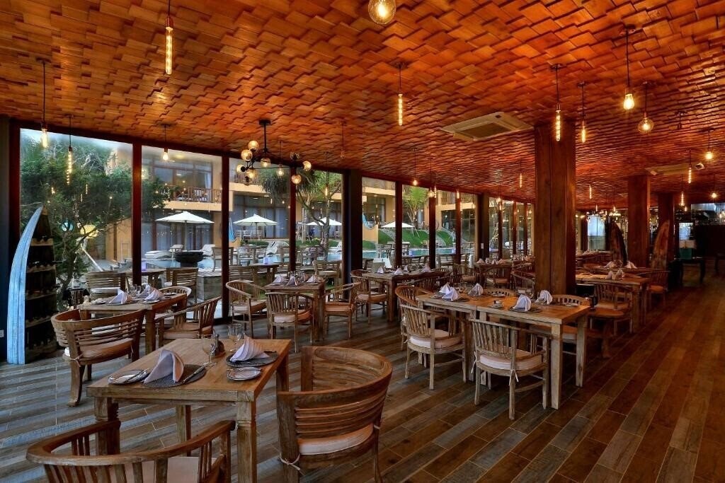 Фотография Thaproban Pavilion Waves 4*