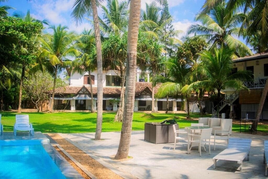 Отель Amor Beach 3*