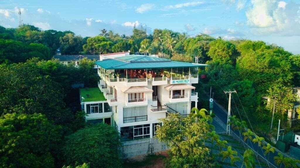 Отель Mount Rich Rumassala 4*
