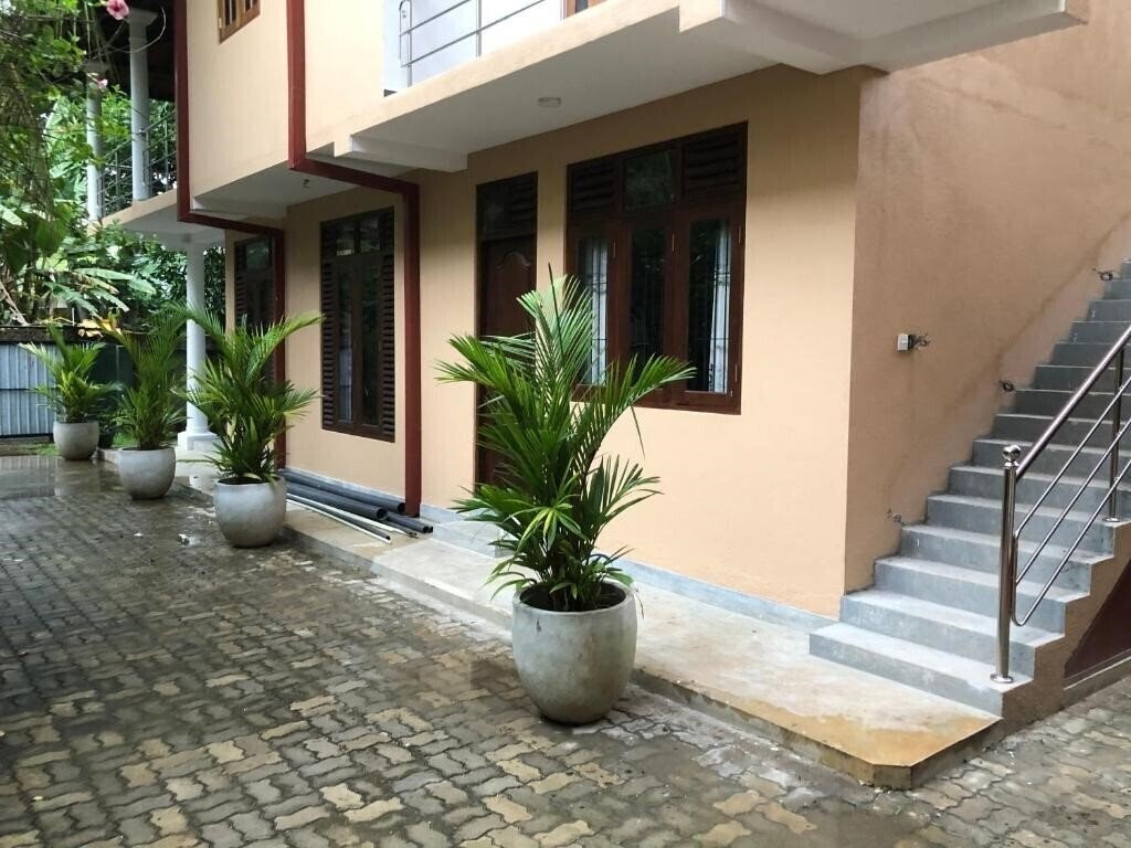 Фото Kumara Guest House & Apartment 2*