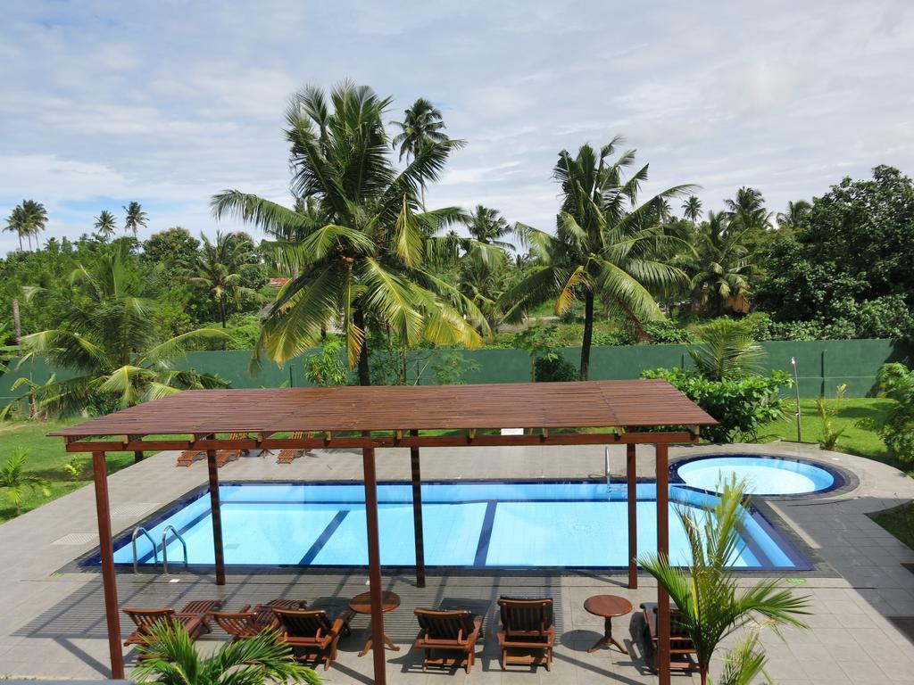 Отель Weligama Ocean Breeze 2*