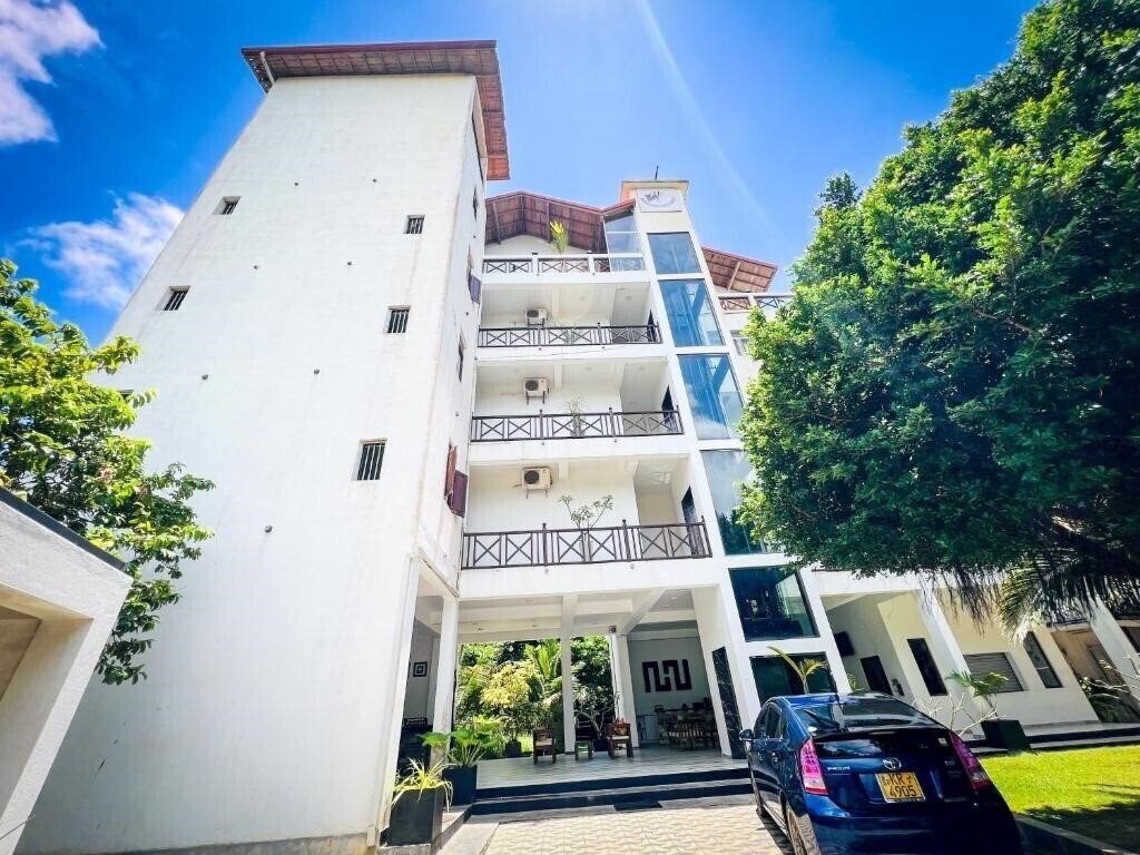 Отель Twenty Two Swiss Residence 4*