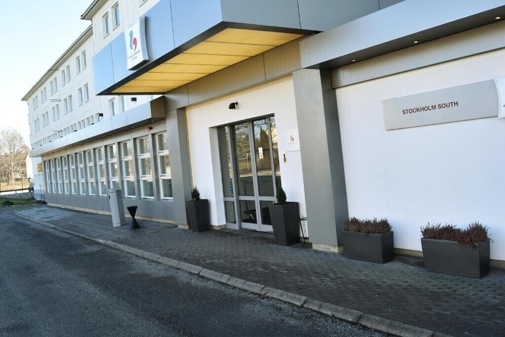 Отель Good Morning Plus Haegersten 4*