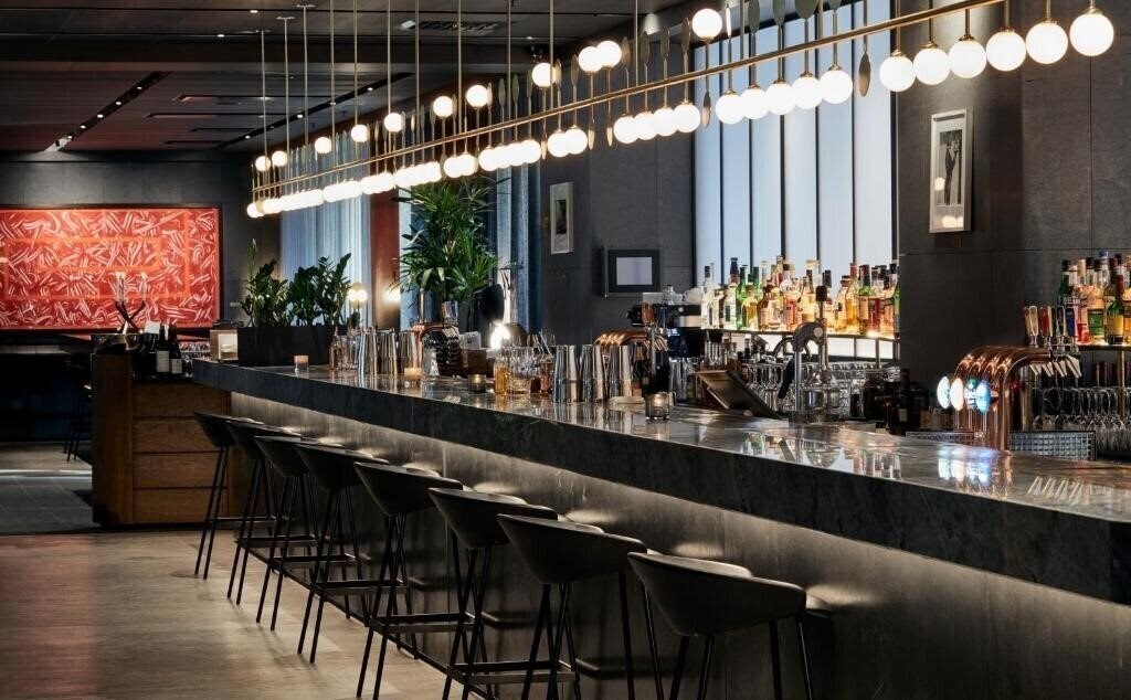 Изображение At Six 3*