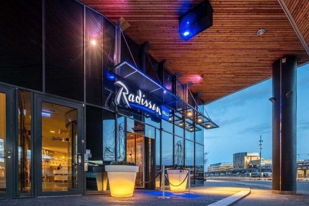 Отель Radisson Blu 4*