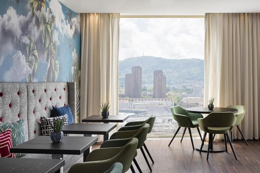 Фотография Renaissance Zurich Tower Hotel 5*