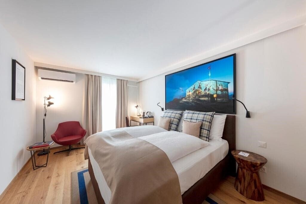 Изображение Leoneck 3*