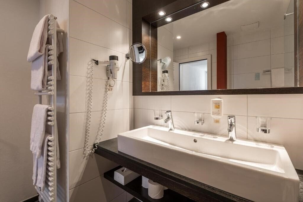 Фото Hotel Alpina Luzern 3*