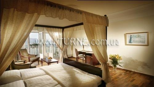 Отель Grand Hotel Suisse Majestic 4*