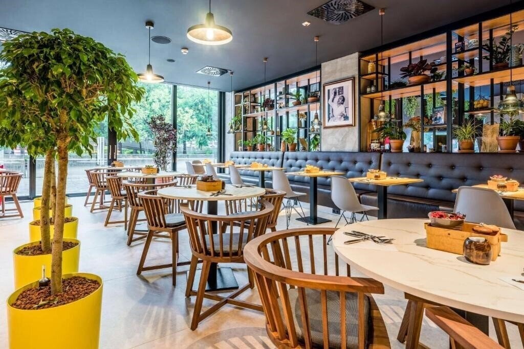 Фотография Park Inn Danube 4*