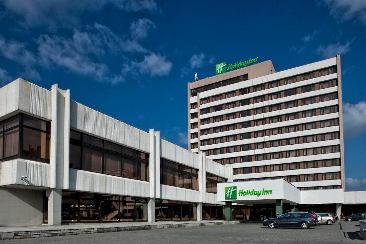 Отель Holiday Inn 3*