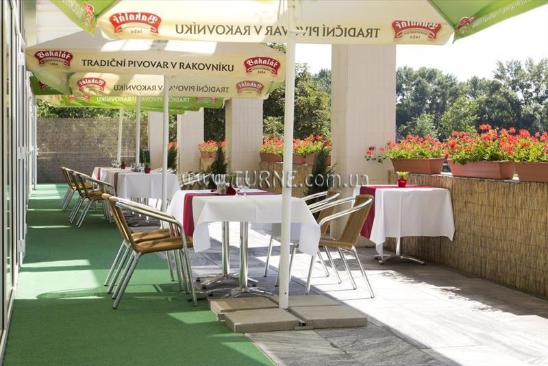 Отель Junior 3*