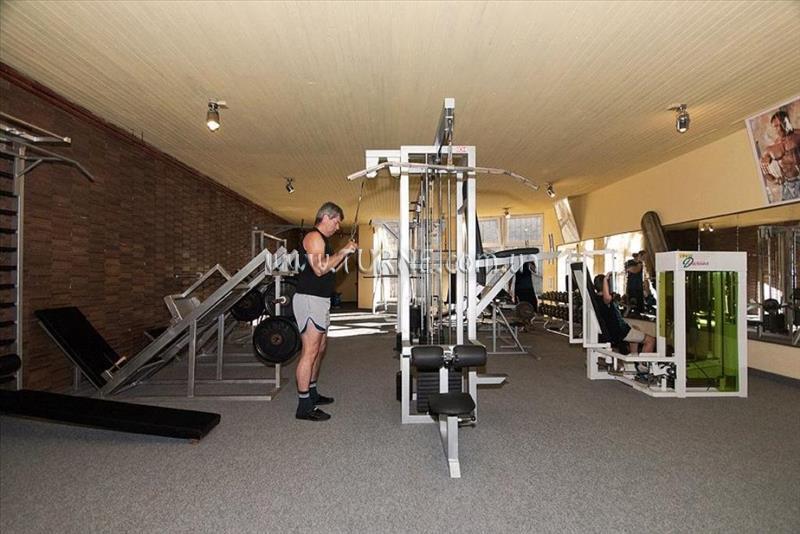 Отель Junior 3*