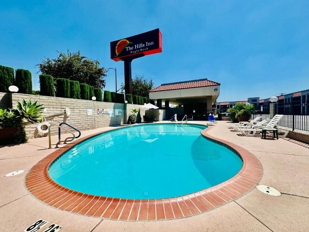 Отель Comfort Inn Near Old Town Pasadena 2*