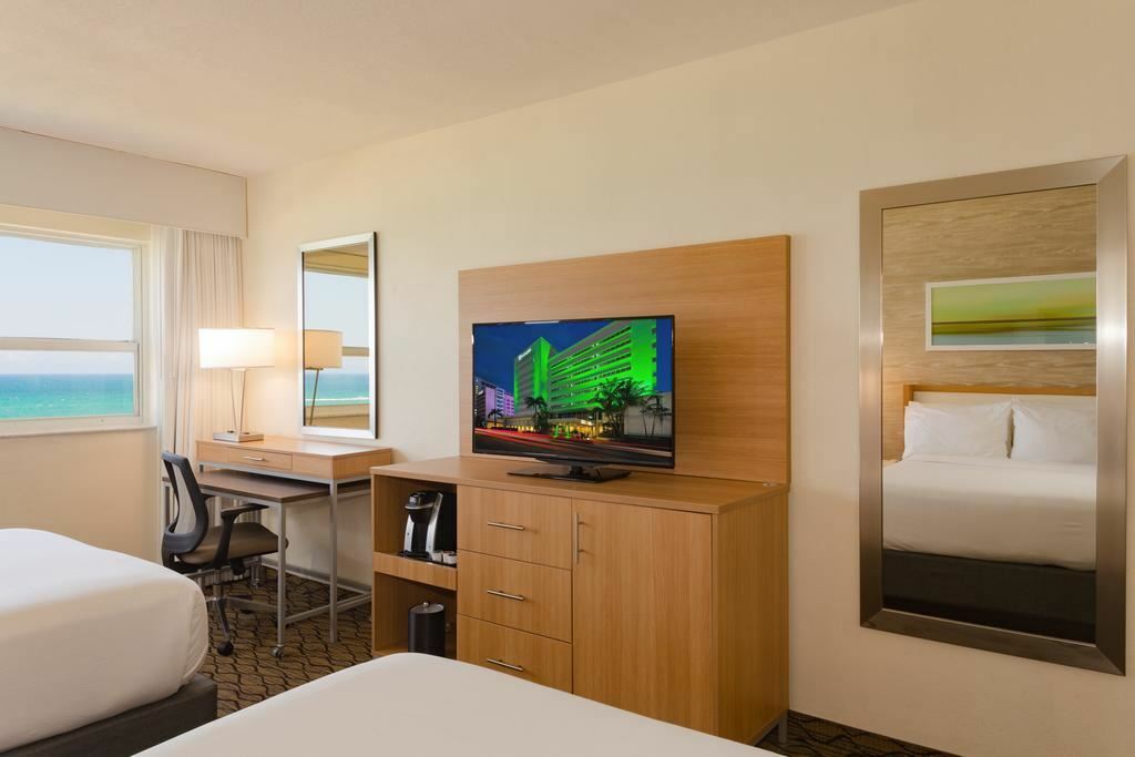 Картинка Holiday Inn Miami Beach - Oceanfront 3*