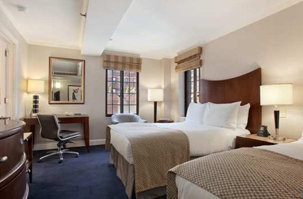 Отель Hilton Manhattan East 4*