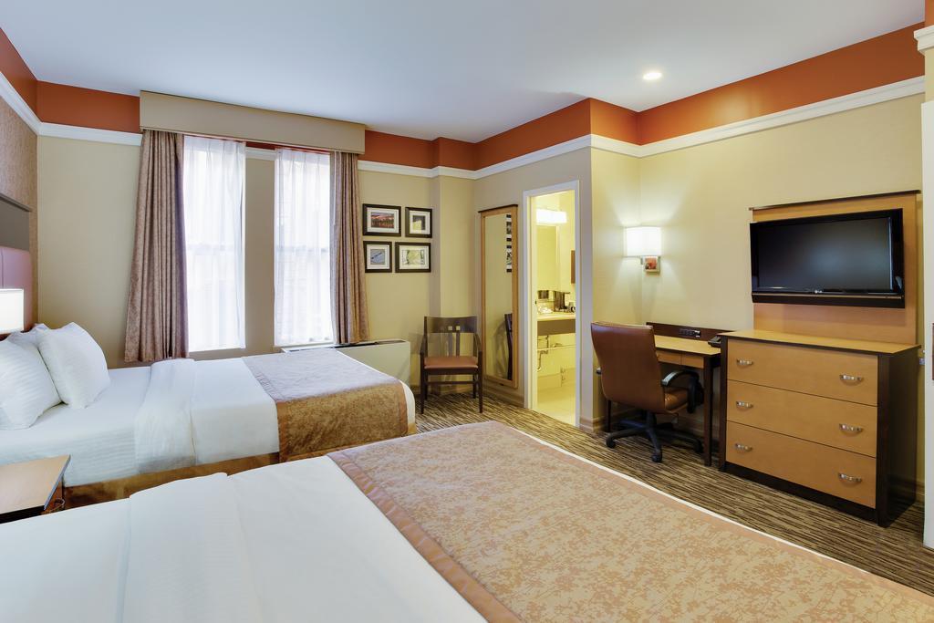 Фотография La Quinta Inn & Suites Manhattan 3*