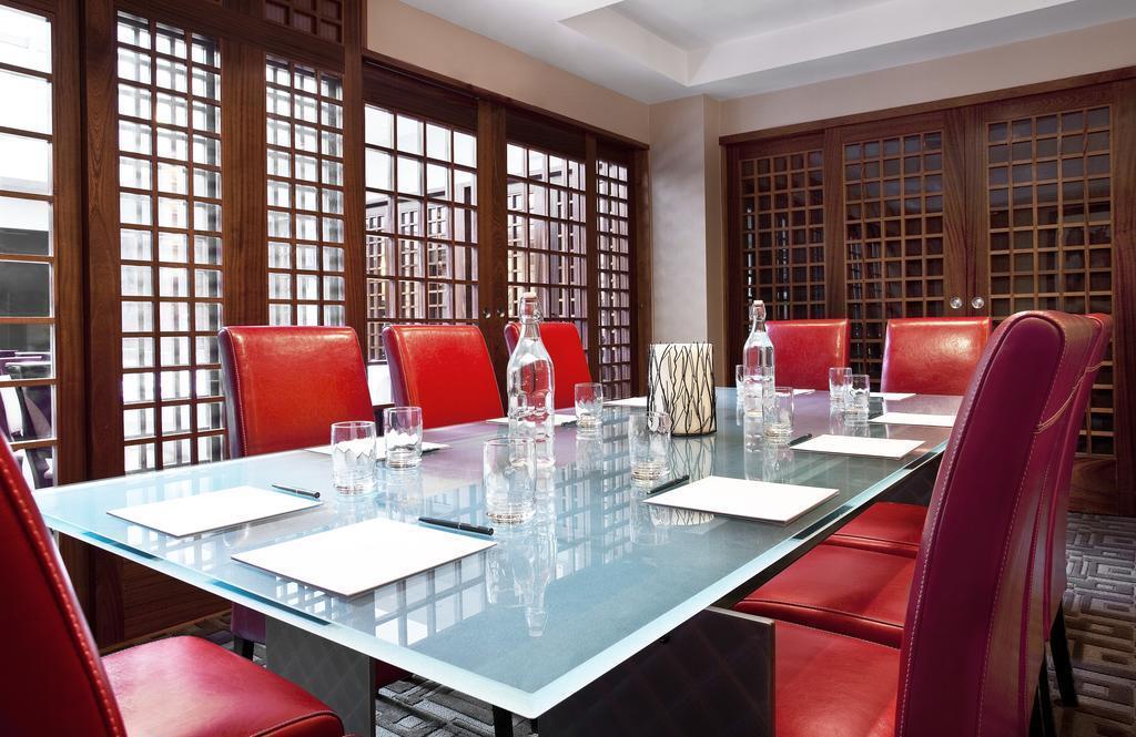 Фотография Four Points By Sheraton Manhattan Soho Village 3*