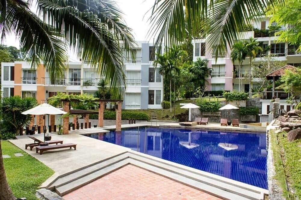 Отель Kamala Hills Serviced Apartments (ex. Kamala Hills By Alexanders) 3*