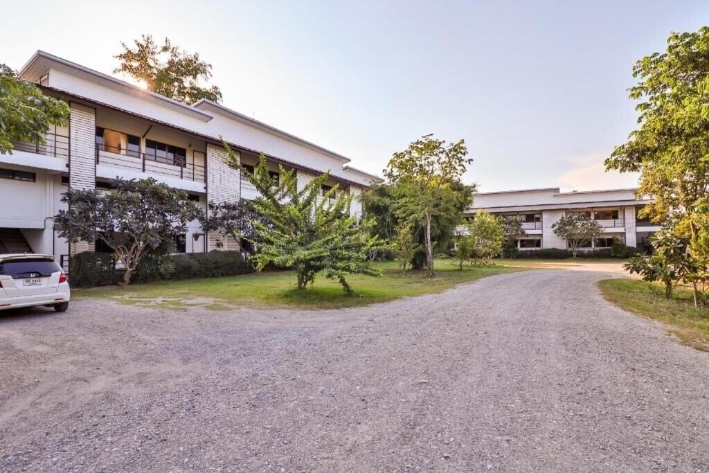 Фото Oyo 421 Dnk Baan Suan 2*